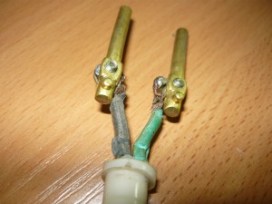 Свързване на проводници с щифтове