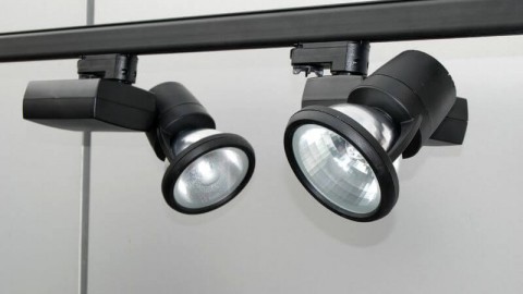 How to install and connect track lights