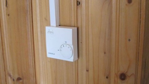How to connect the thermostat to an infrared heater?