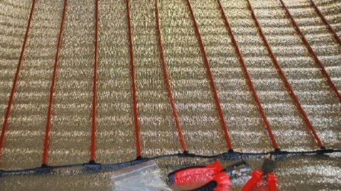 Полагане на подово отопление с въглеродни влакна за плочки и ламинат