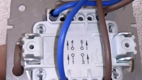 How to connect a cross light switch?