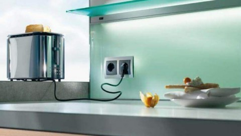 How to arrange outlets in the kitchen to connect all appliances