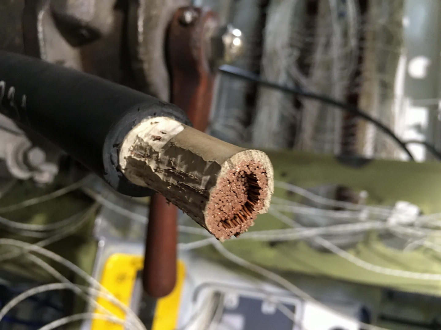 Меден кабел с гумена изолация