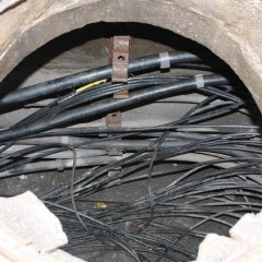 How to lay the cable in cable ducts and what requirements need to be considered