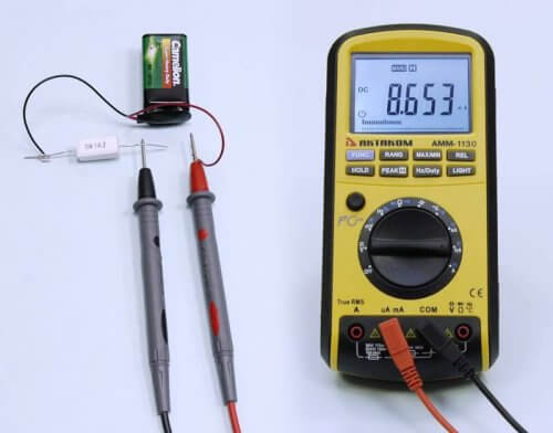 Измерване във верига с резистор и батерия Krona